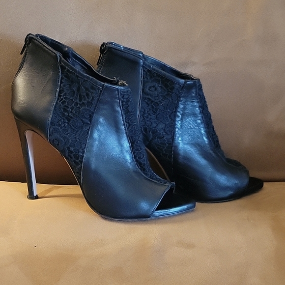 Black booties - Picture 2 of 9